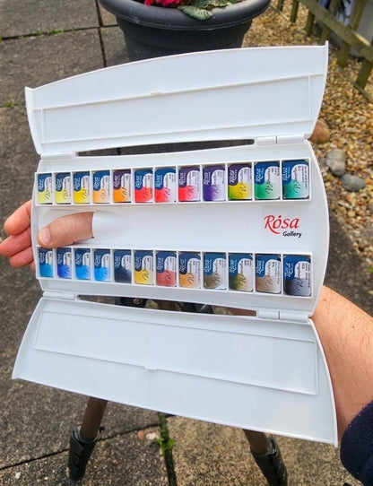 ROSA Gallery Classic Watercolour Set — 24 Full Pans 2.5ml, Plastic Travel Case, Professional Artist